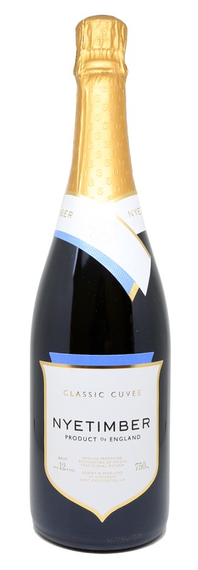 bouteille Nyetimber Classic Cuvée, vin effervescent anglais, étiquette élégante, méthode traditionnelle, mousse fine, vin de West Sussex, Chardonnay, Pinot Noir, Meunier