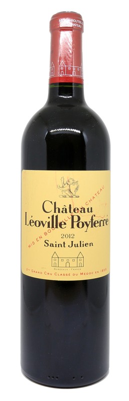 Bouteille de vin rouge, étiquette Château Léoville Poyferré 2012, vignoble Bordeaux, barriques de chêne, bouteille de grand cru, millésime 2012